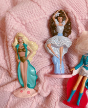 Load image into Gallery viewer, 4 vintage toys - Barbies and mermaid
