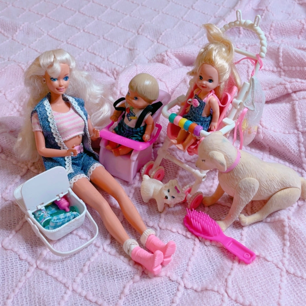 Strollin’ Fun Barbie with Kelly and other toy accessories!
