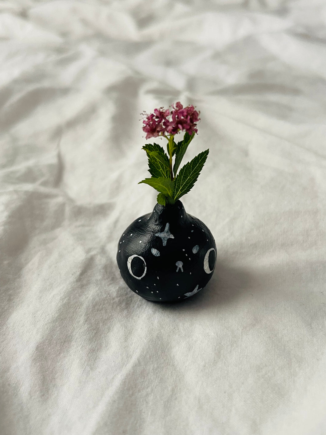 “Blip” - Angry Pup Mini Vase - 3cm - (sku/plu 037)