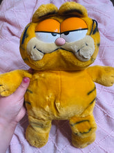 Load image into Gallery viewer, Garfield plush toy - 1978 - 13”
