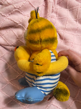 Load image into Gallery viewer, 1981 Swimming Garfield plush toy - 9”
